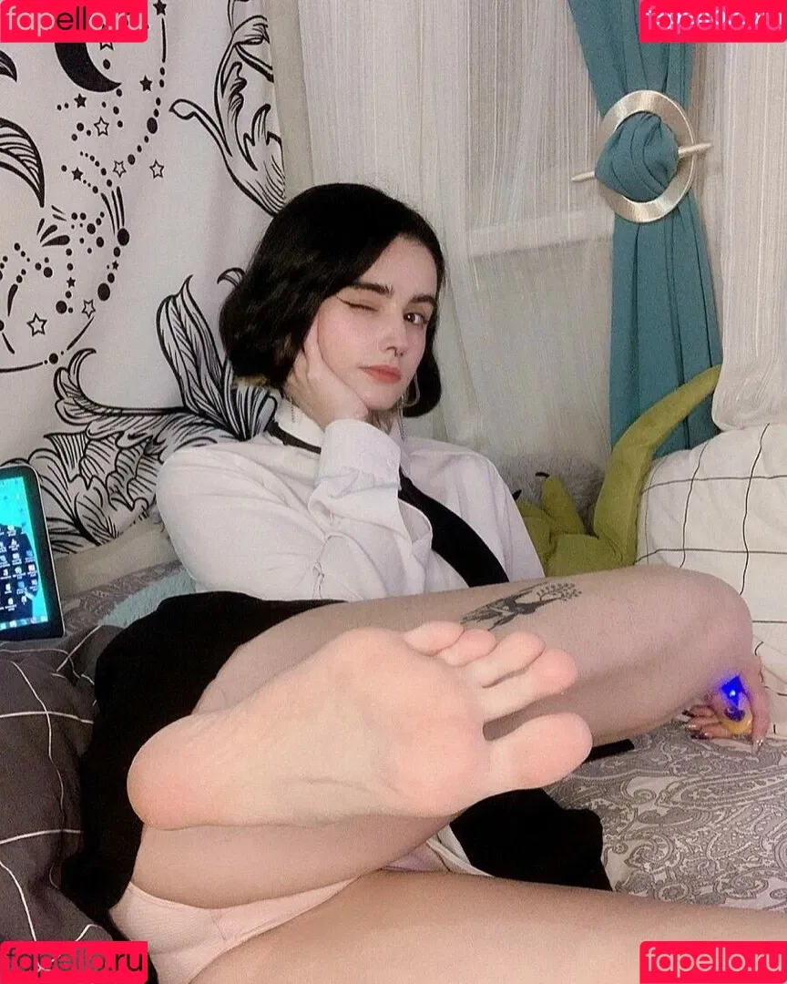 loonassoftfeet Onlyfans Photo Gallery 