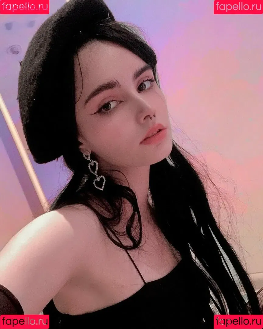 loonassoftfeet Onlyfans Photo Gallery 