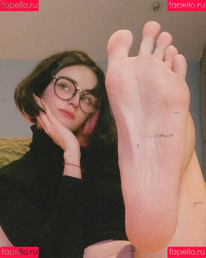 loonassoftfeet Onlyfans Photo Gallery 