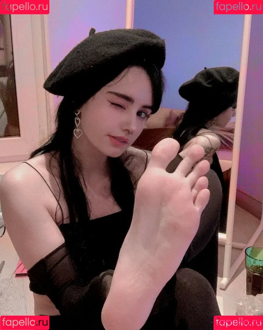loonassoftfeet Onlyfans Photo Gallery 