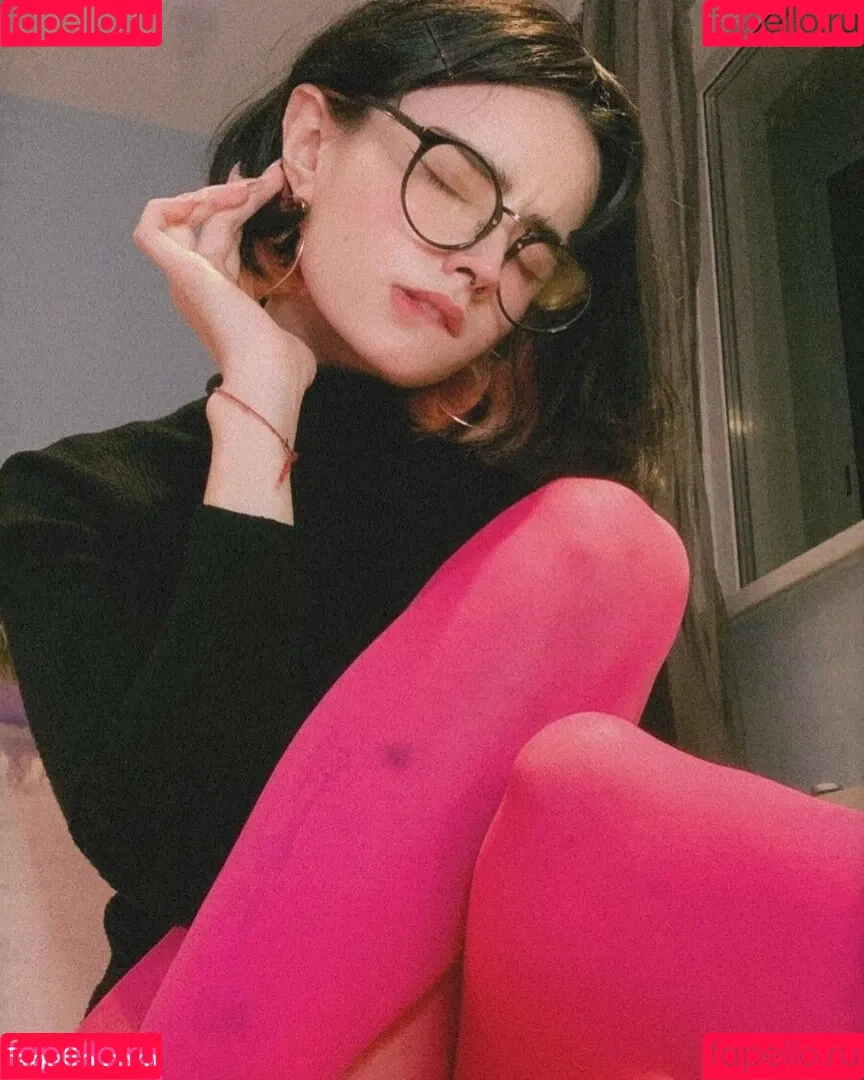 loonassoftfeet Onlyfans Photo Gallery 