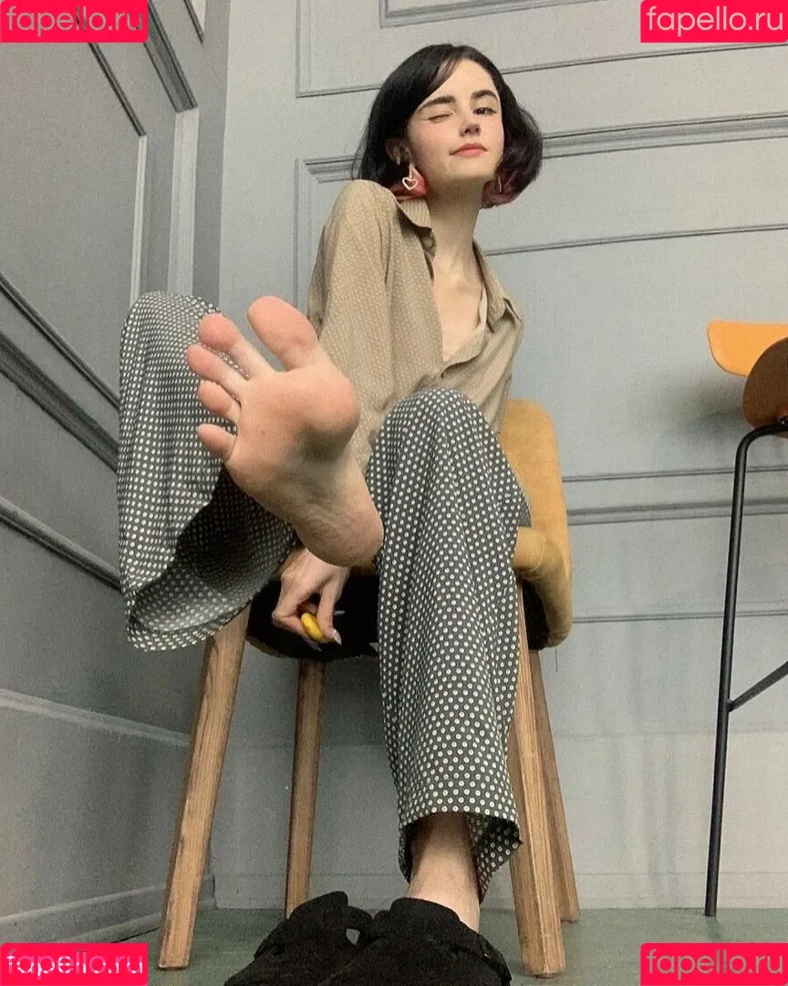 loonassoftfeet Onlyfans Photo Gallery 