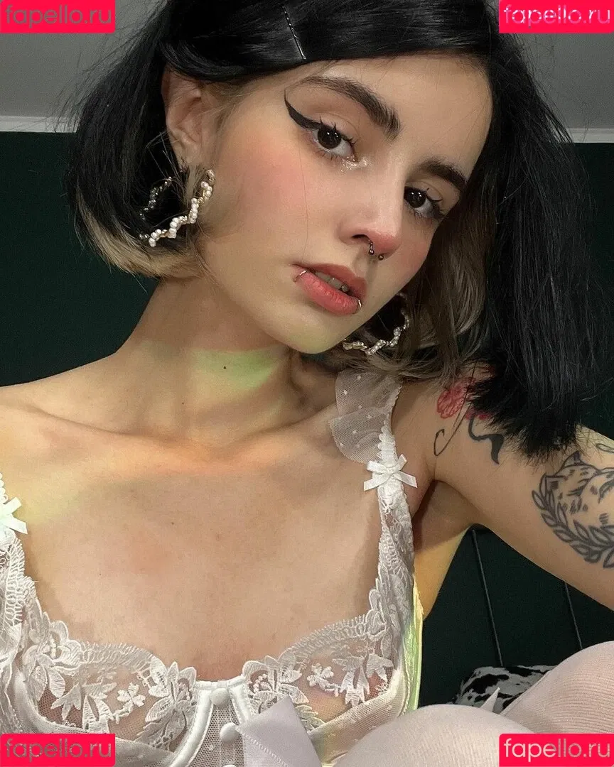 loonassoftfeet Onlyfans Photo Gallery 
