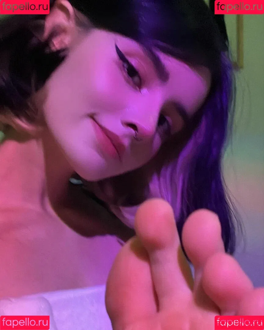 loonassoftfeet Onlyfans Photo Gallery 