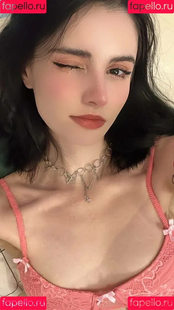 loonassoftfeet Onlyfans Photo Gallery 