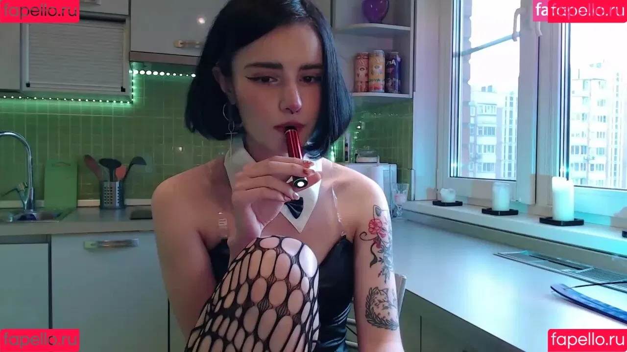 loonassoftfeet Onlyfans Photo Gallery 
