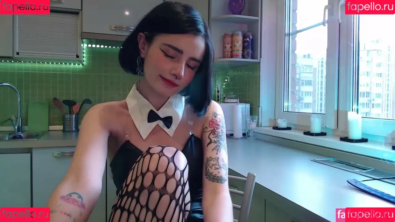 loonassoftfeet Onlyfans Photo Gallery 