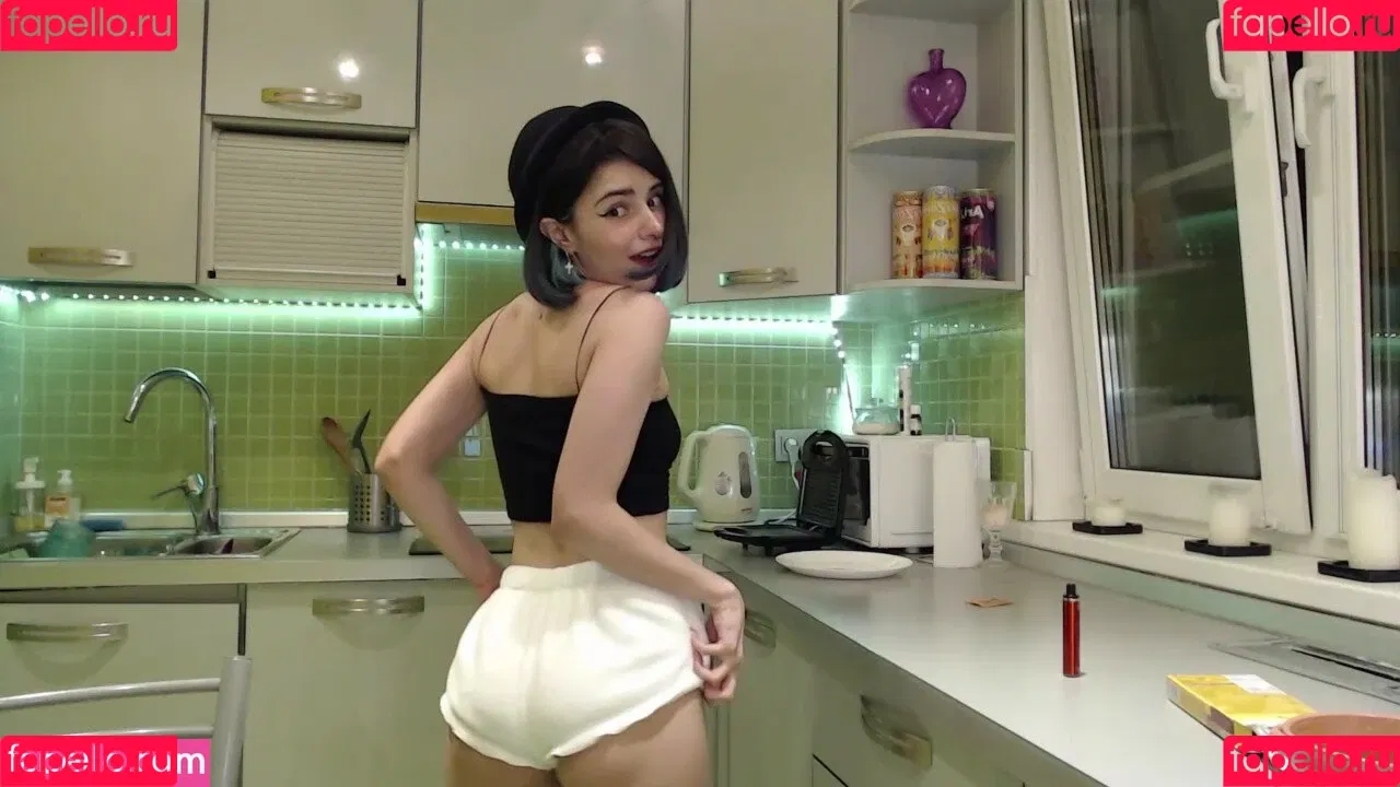 loonassoftfeet Onlyfans Photo Gallery 