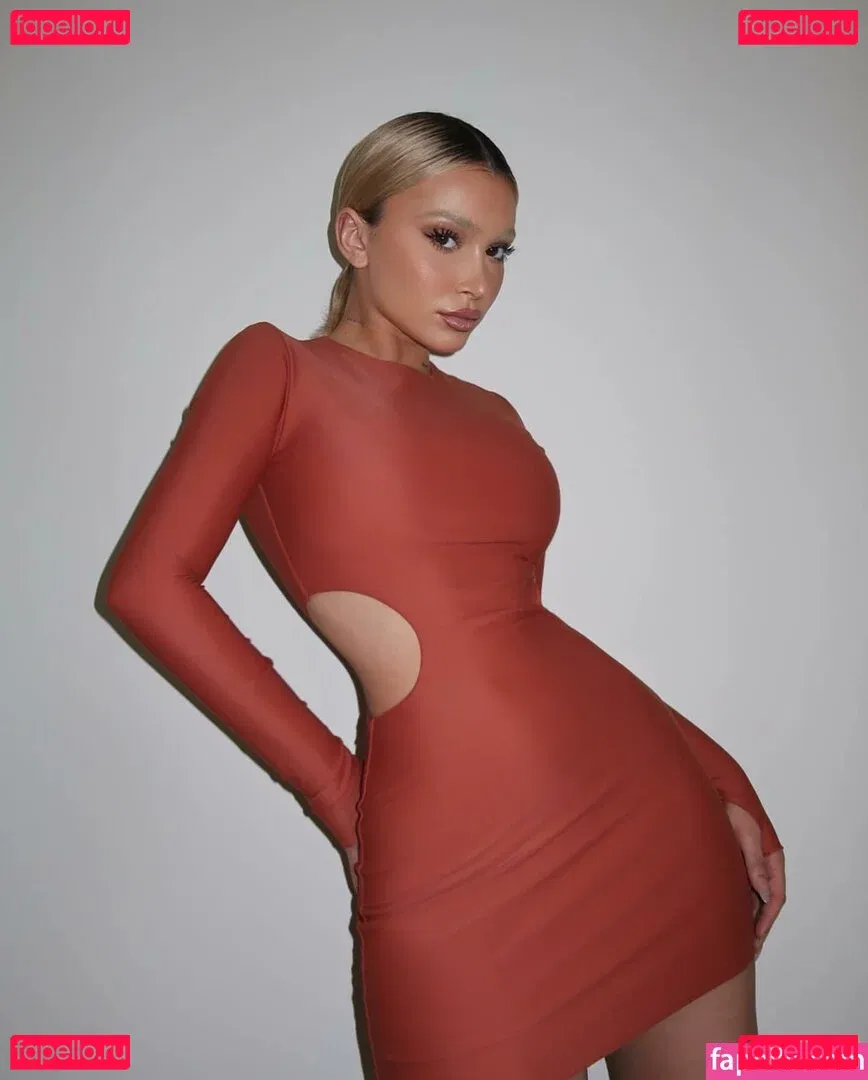 Camaryn Swanson Onlyfans Photo Gallery 