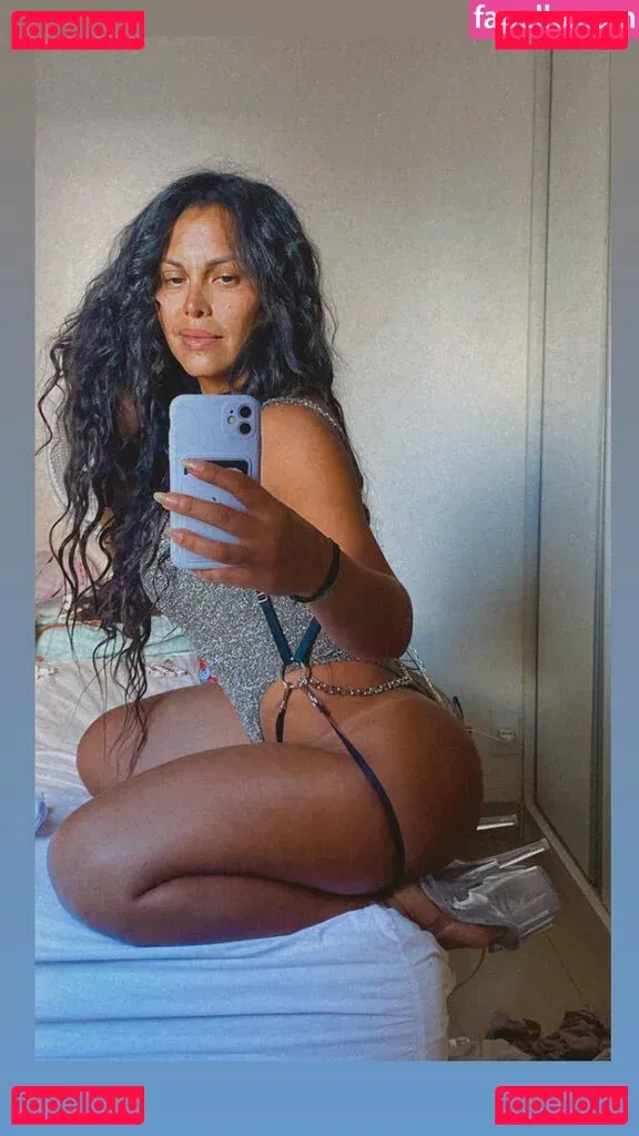 Gabi Guimarães Onlyfans Photo Gallery 