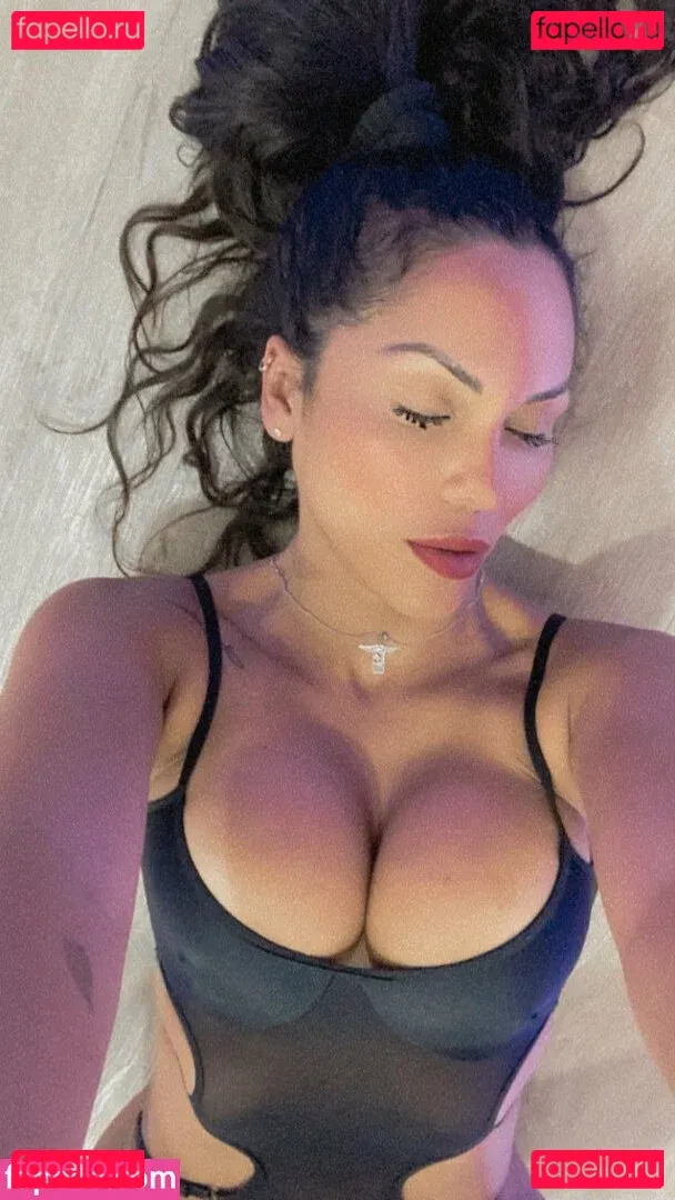 Gabi Guimarães Onlyfans Photo Gallery 