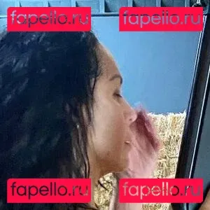 Gabi Guimarães Onlyfans Photo Gallery 