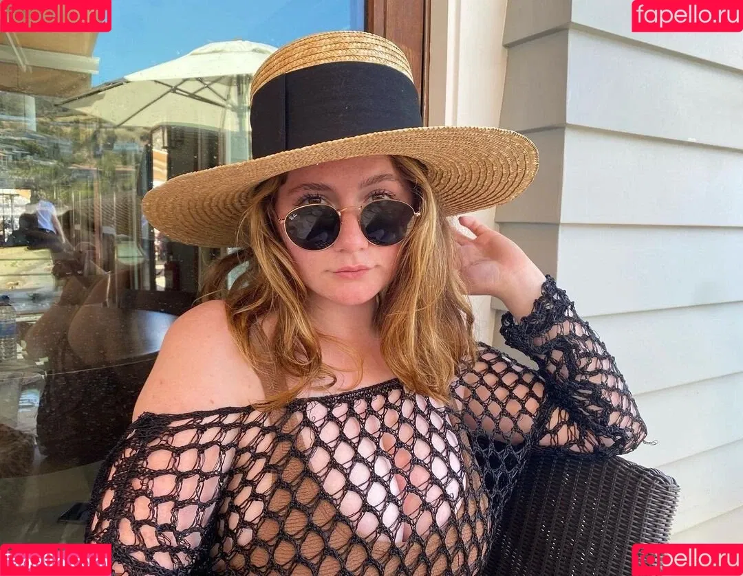 Emma Kenney Onlyfans Photo Gallery 