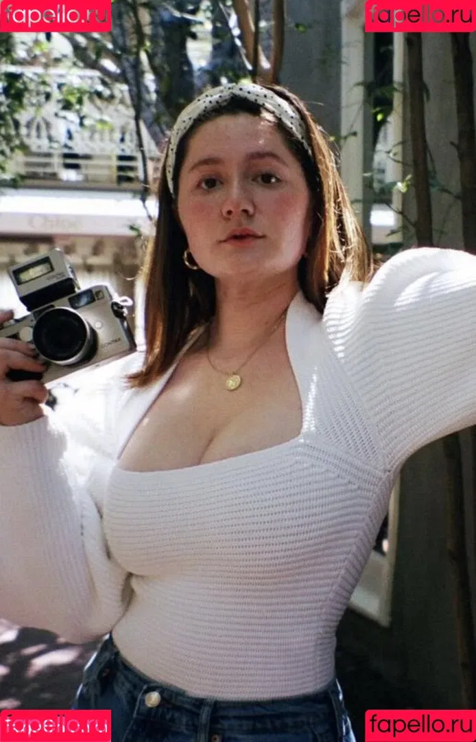Emma Kenney Onlyfans Photo Gallery 