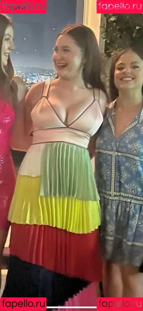 Emma Kenney Onlyfans Photo Gallery 