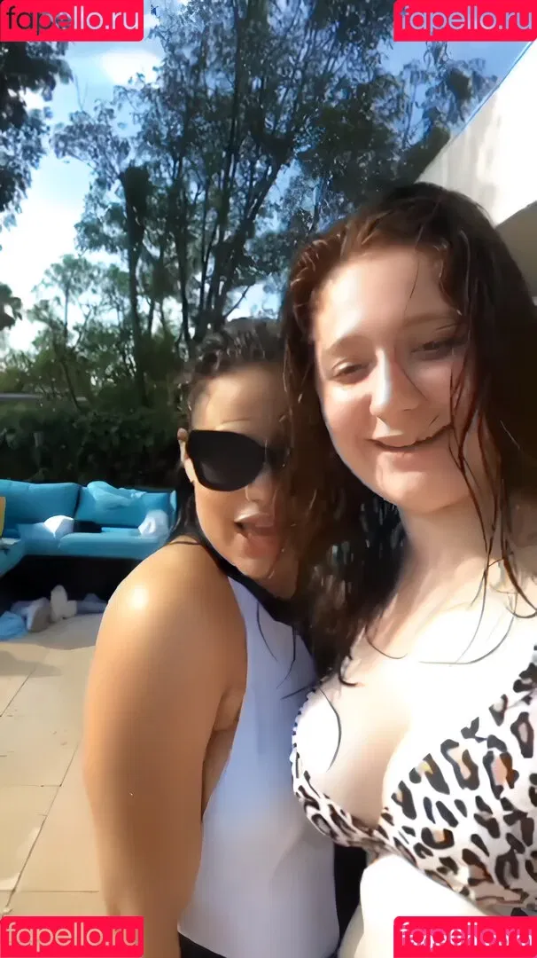 Emma Kenney Onlyfans Photo Gallery 