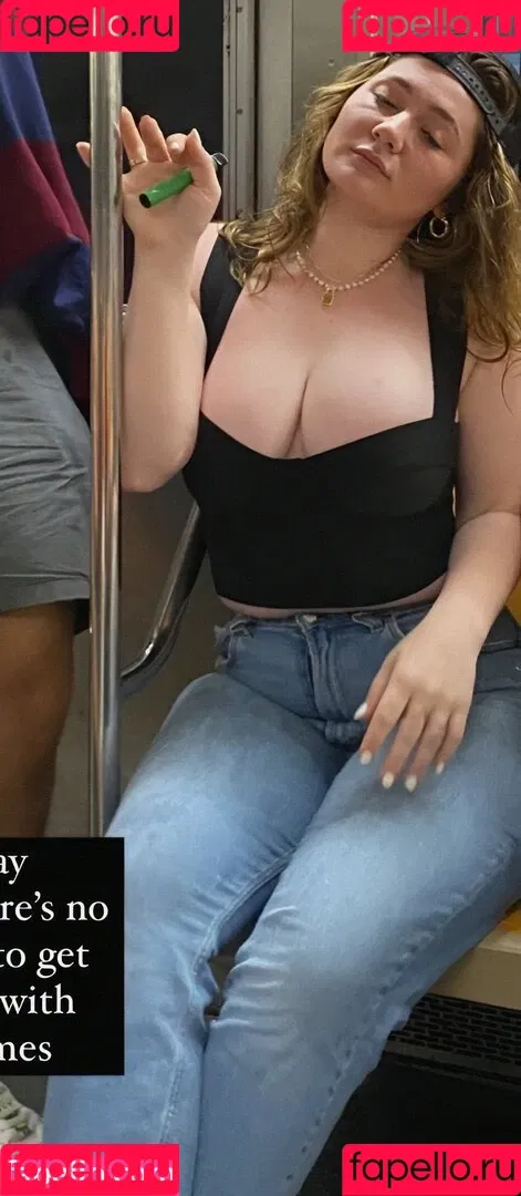 Emma Kenney Onlyfans Photo Gallery 