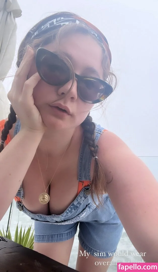 Emma Kenney Onlyfans Photo Gallery 