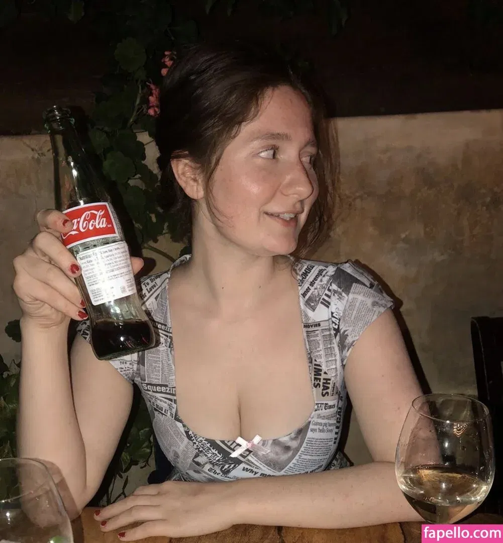 Emma Kenney Onlyfans Photo Gallery 