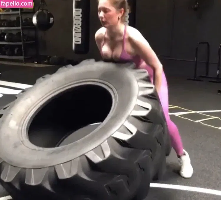 Emma Kenney Onlyfans Photo Gallery 