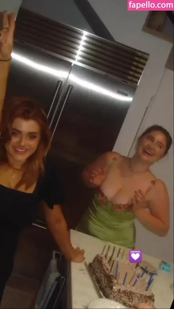 Emma Kenney Onlyfans Photo Gallery 