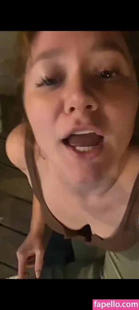 Emma Kenney Onlyfans Photo Gallery 