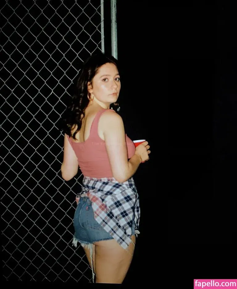 Emma Kenney Onlyfans Photo Gallery 