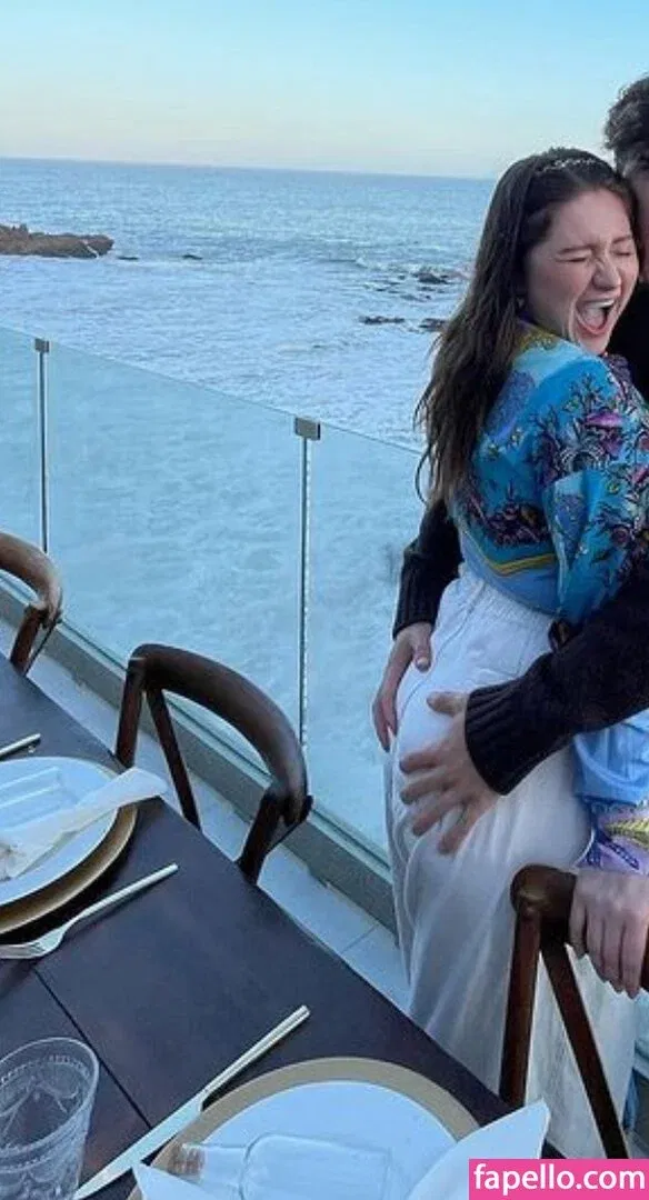 Emma Kenney Onlyfans Photo Gallery 