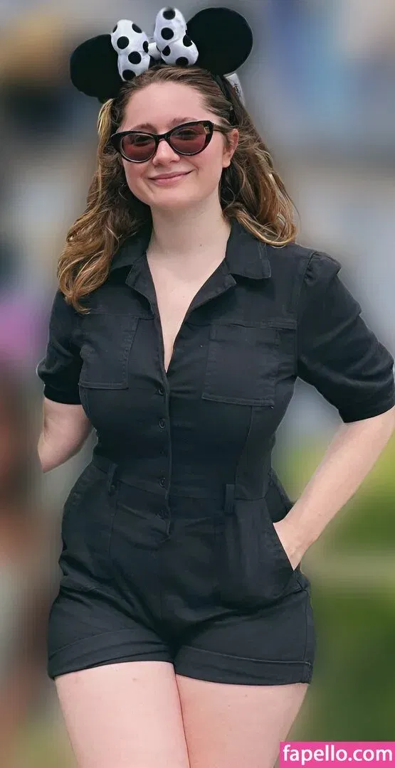 Emma Kenney Onlyfans Photo Gallery 