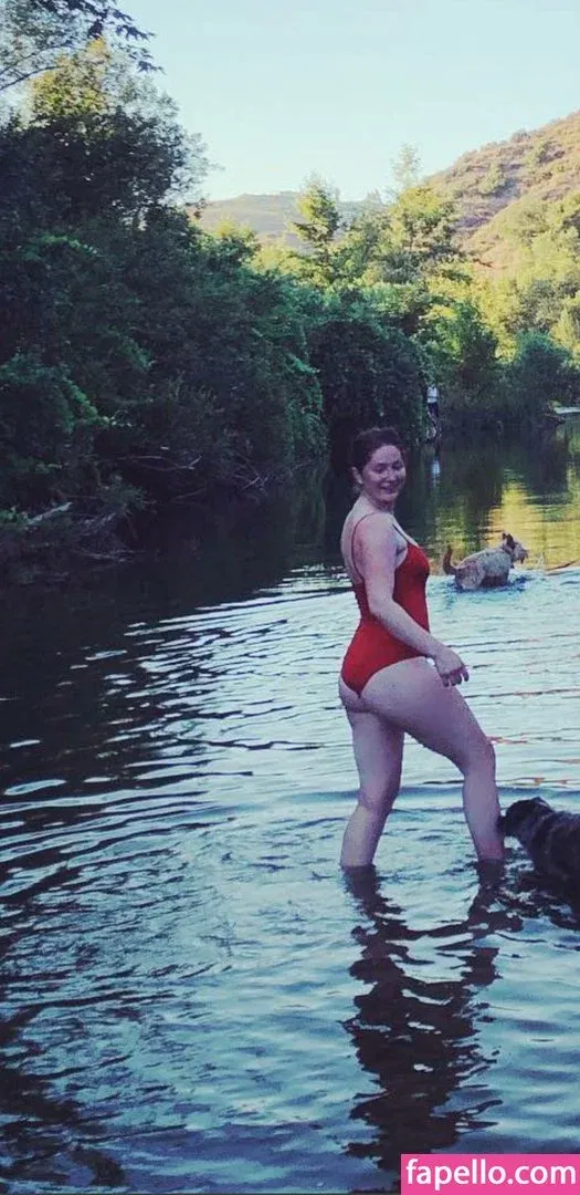 Emma Kenney Onlyfans Photo Gallery 