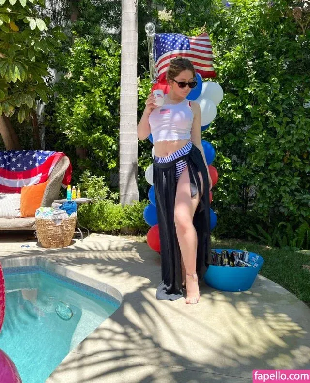 Emma Kenney Onlyfans Photo Gallery 