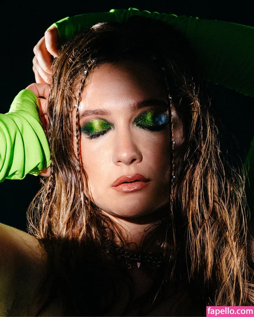 Emma Kenney Onlyfans Photo Gallery 