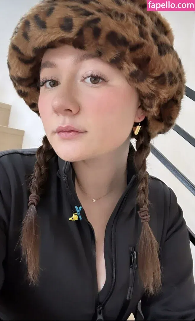 Emma Kenney Onlyfans Photo Gallery 