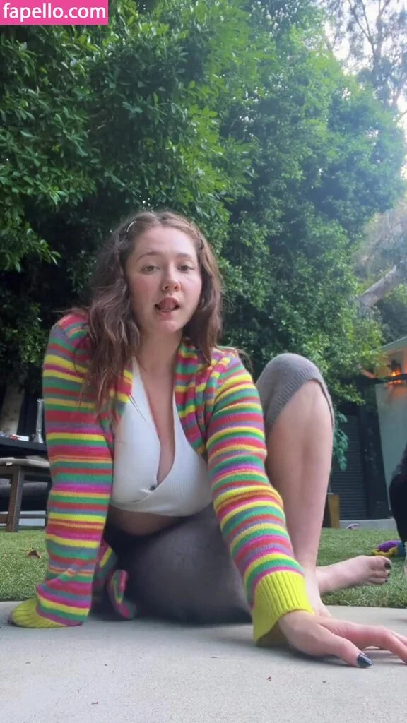 Emma Kenney Onlyfans Photo Gallery 