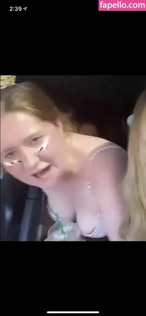 Emma Kenney Onlyfans Photo Gallery 