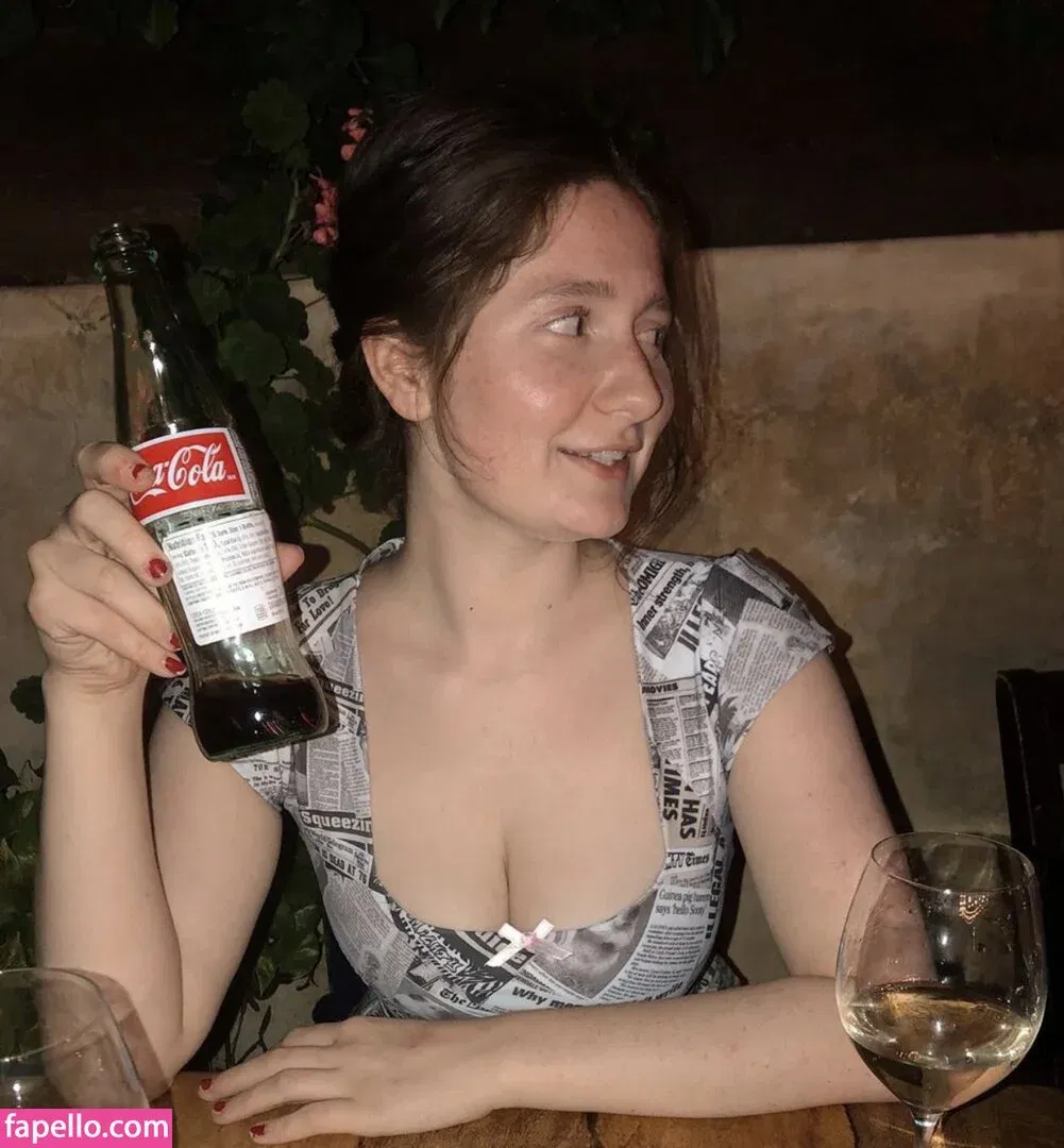 Emma Kenney Onlyfans Photo Gallery 