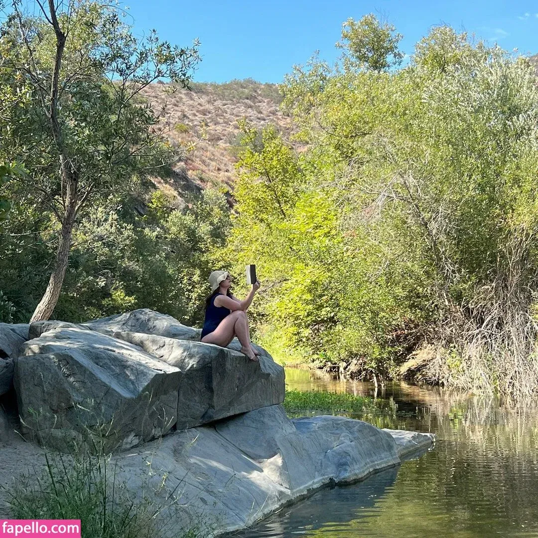 Emma Kenney Onlyfans Photo Gallery 