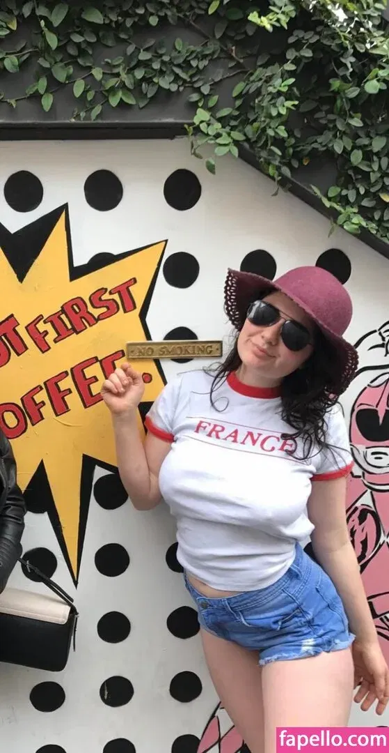 Emma Kenney Onlyfans Photo Gallery 