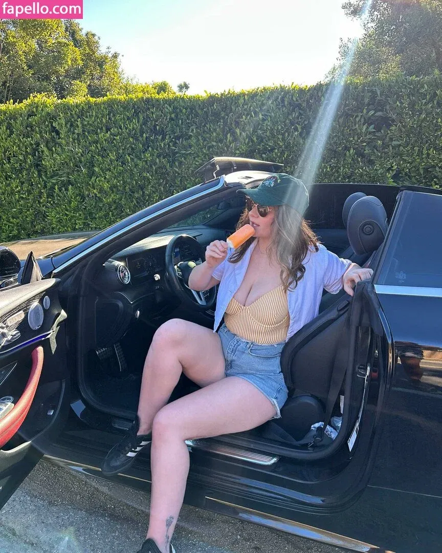 Emma Kenney Onlyfans Photo Gallery 