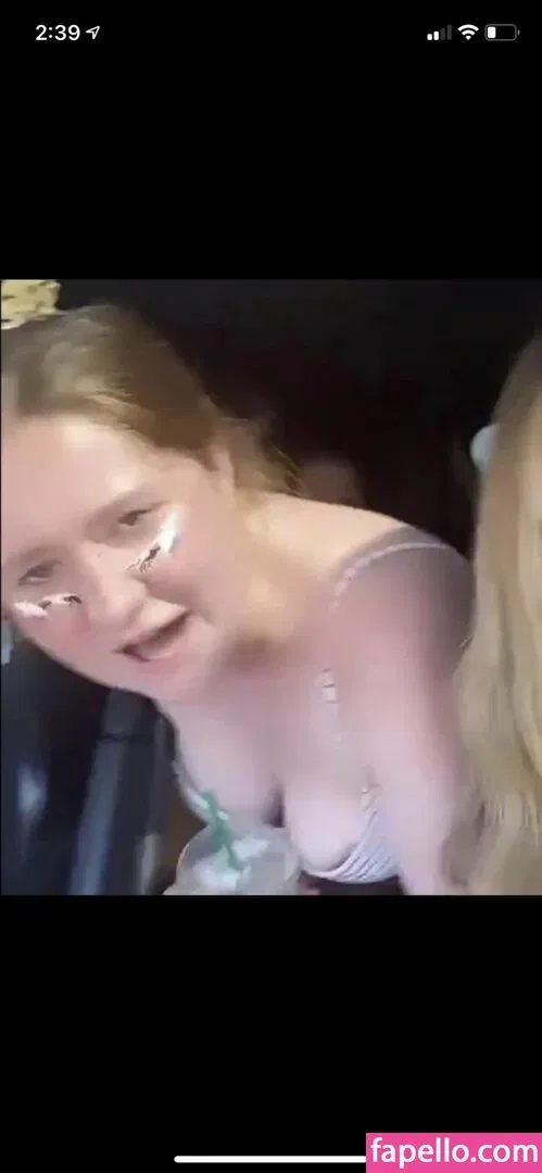 Emma Kenney Onlyfans Photo Gallery 