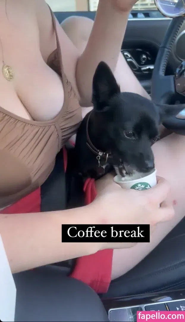 Emma Kenney Onlyfans Photo Gallery 