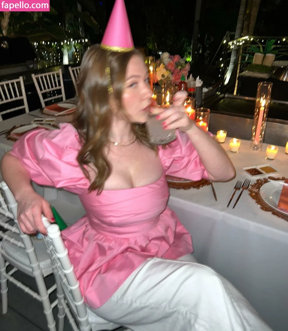 Emma Kenney Onlyfans Photo Gallery 