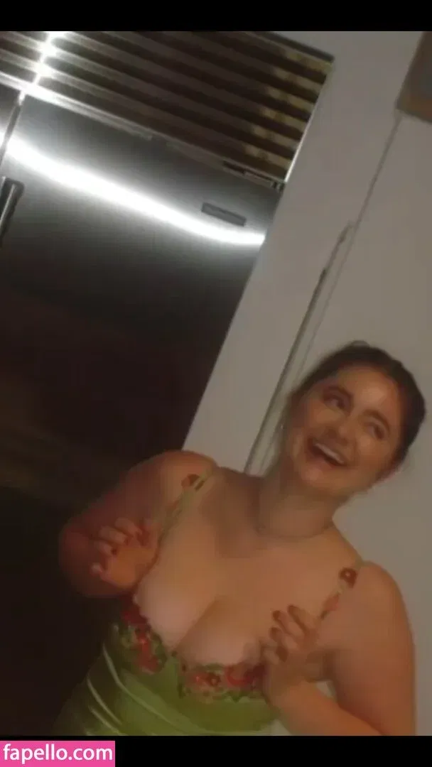 Emma Kenney Onlyfans Photo Gallery 