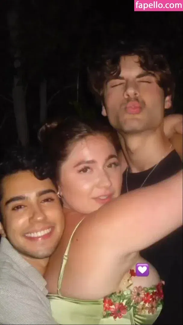 Emma Kenney Onlyfans Photo Gallery 