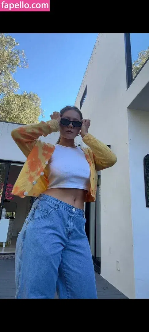 Emma Kenney Onlyfans Photo Gallery 