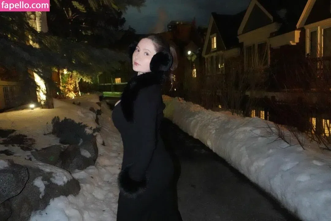 Emma Kenney Onlyfans Photo Gallery 