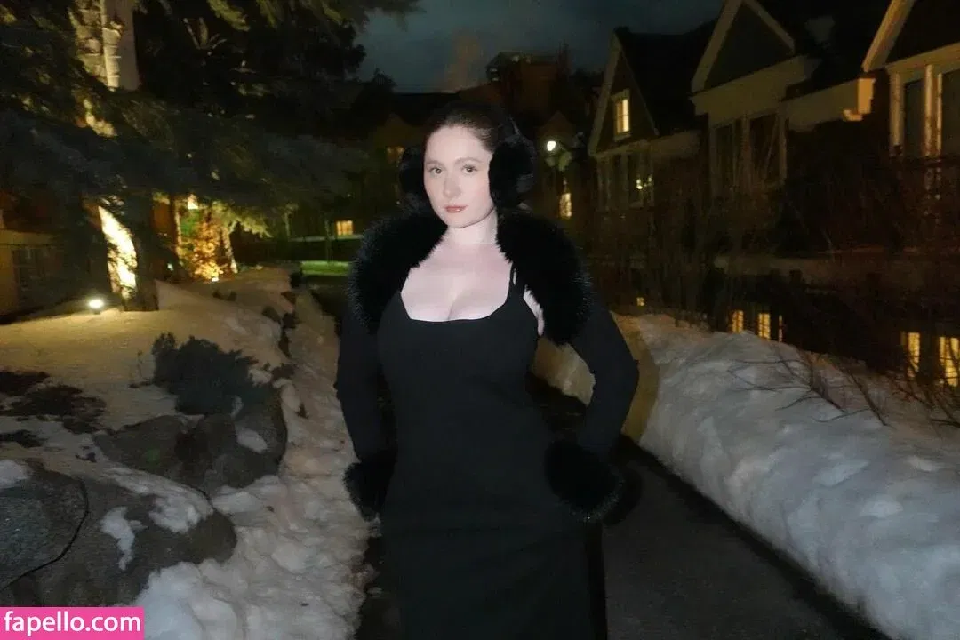 Emma Kenney Onlyfans Photo Gallery 