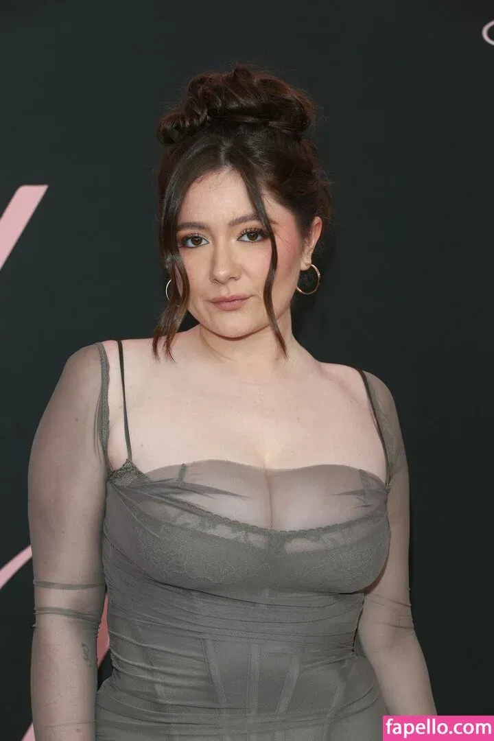 Emma Kenney Onlyfans Photo Gallery 