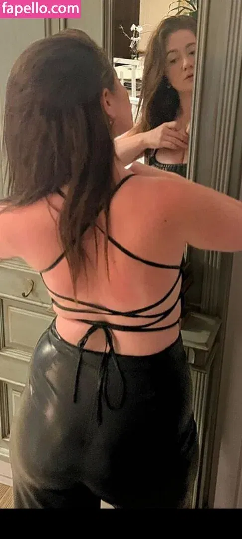 Emma Kenney Onlyfans Photo Gallery 