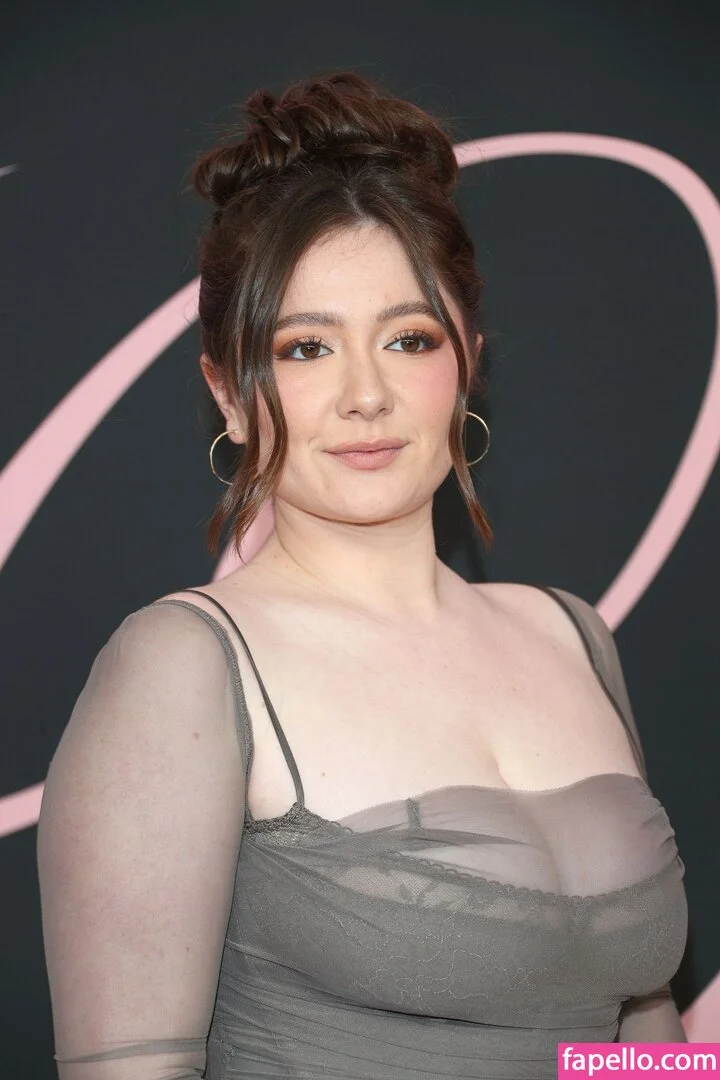 Emma Kenney Onlyfans Photo Gallery 